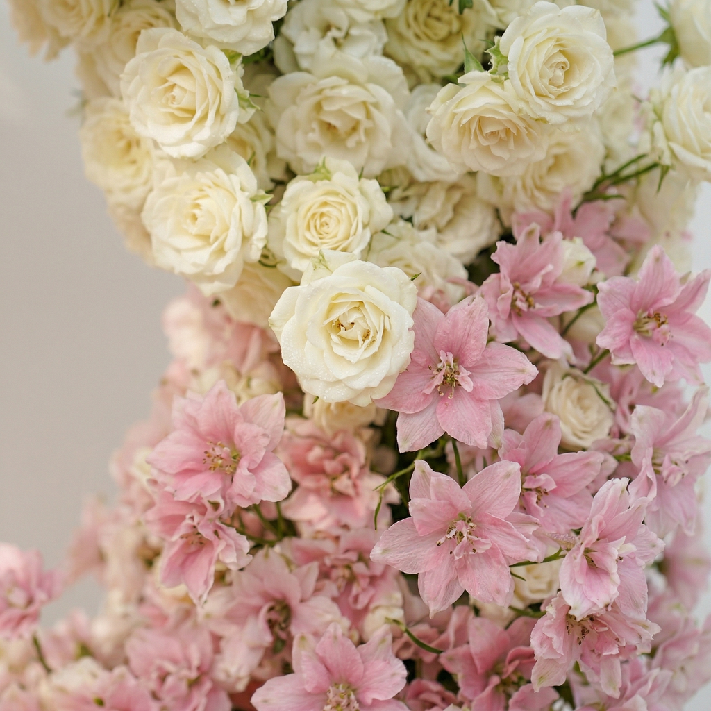 Florien: Heart-Shaped Pink and White Silk Rose Floral Arch Floral Arrangement for Dreamy Weddings & Parties | Event Floral Decor