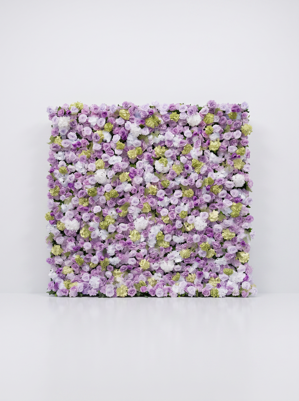 Gemena 5D Fabric Artificial rolling up curtain flower wall — white background view