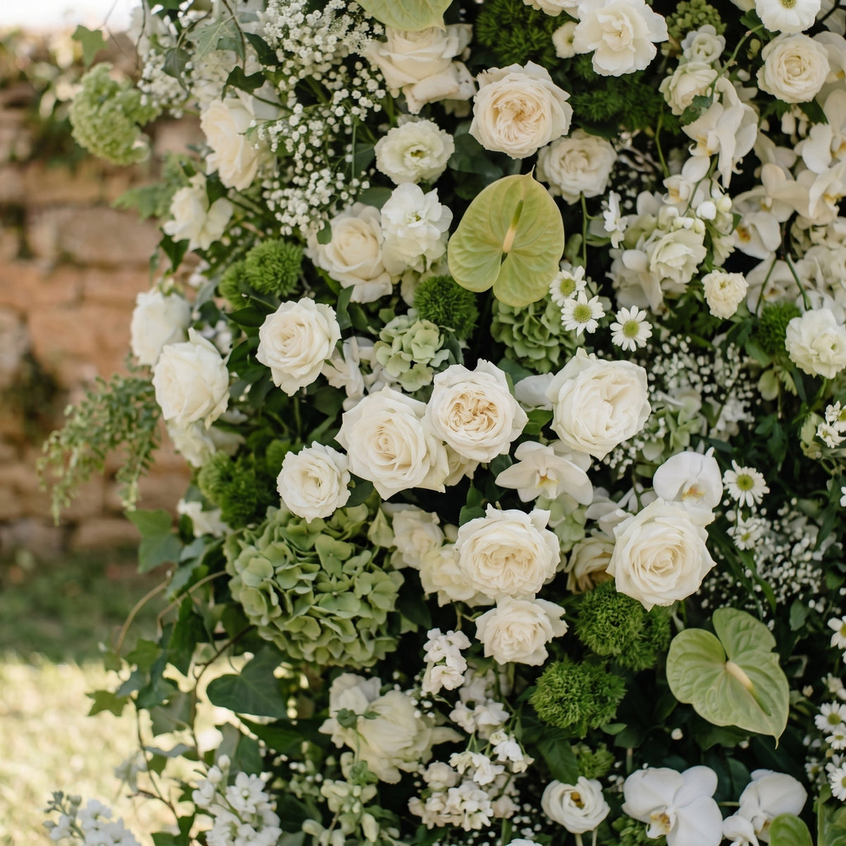 Marellina:5D Green & Ivory White Silk Rose Flower Wall Roll-Up Fabric Backdrop for Romantic Weddings & Proposals Free Shipping